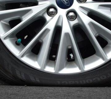 آموزش 2 روش پنچرگیری ماشین و موتور با لاستیک