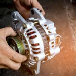 آیا دینام خراب می‌تواند باعث خرابی باتری ماشین شود؟