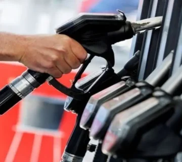 معاون اجرایی رئیس‌جمهور از سه نرخی شدن بنزین خبر داد